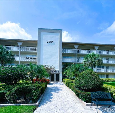 Condominium in Coconut Creek FL 2801 Victoria Way Way 27.jpg