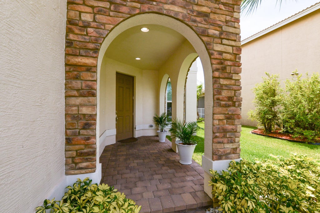 Photo of 713 NW Leonardo Circle #713, Port Saint Lucie, FL 34986 (MLS # B26048520)