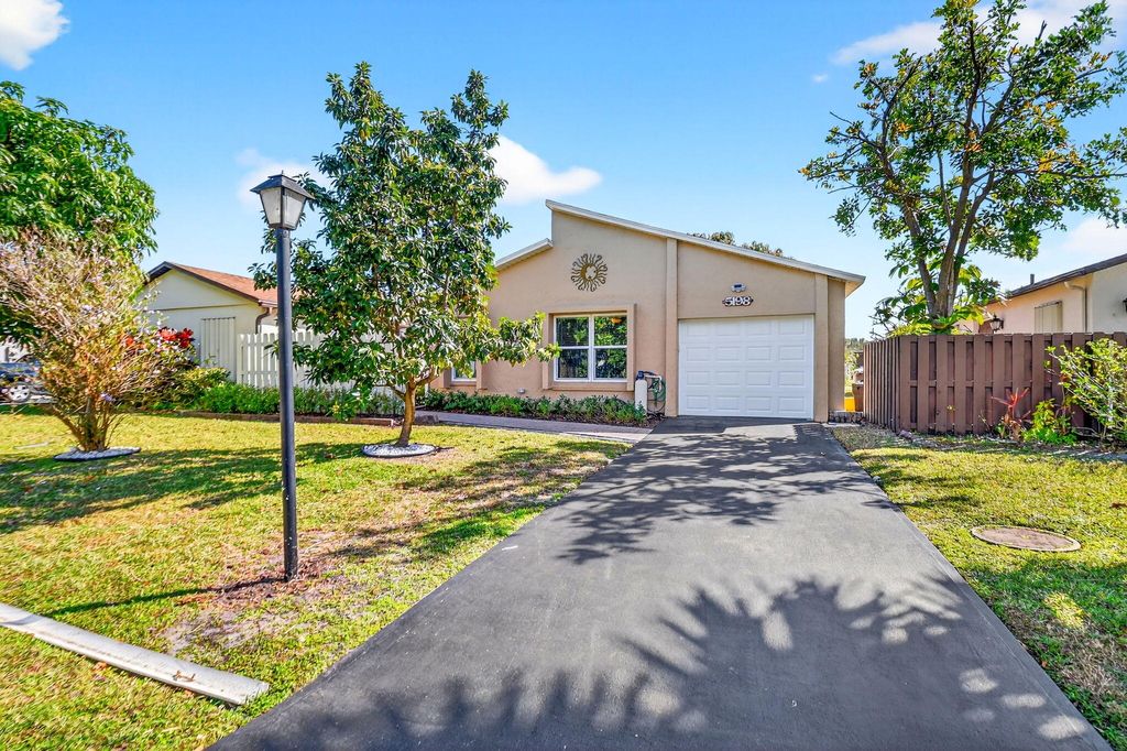 Photo of 5198 Mirror Lakes Boulevard, Boynton Beach, FL 33472 (MLS # R11167557)