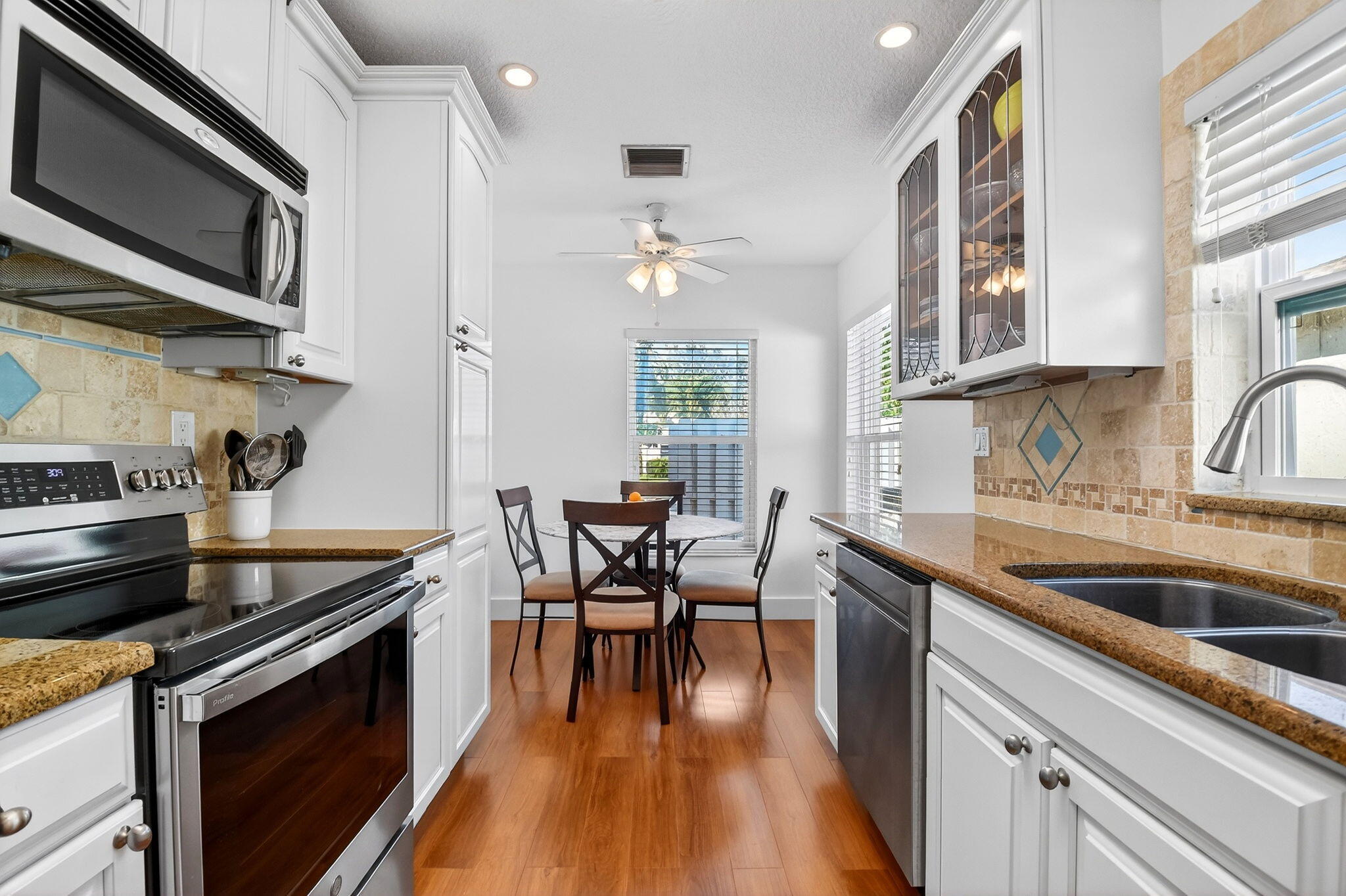 MIRROR LAKES 2 - Residential