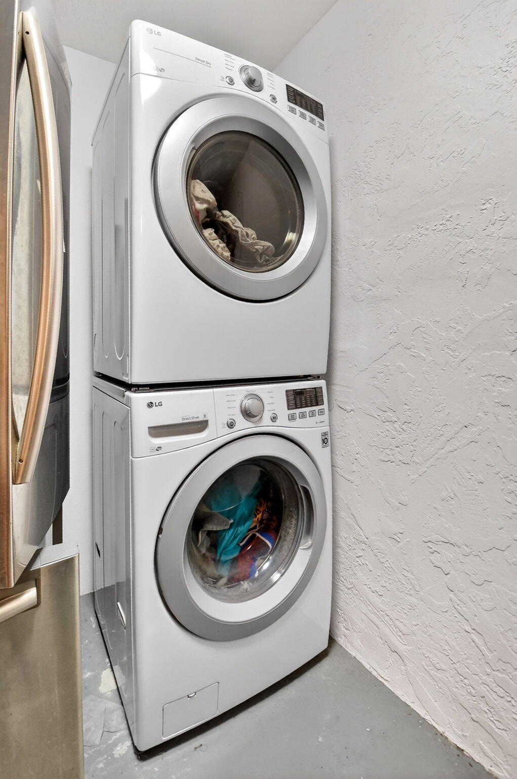 MIRROR LAKES 2 - Residential