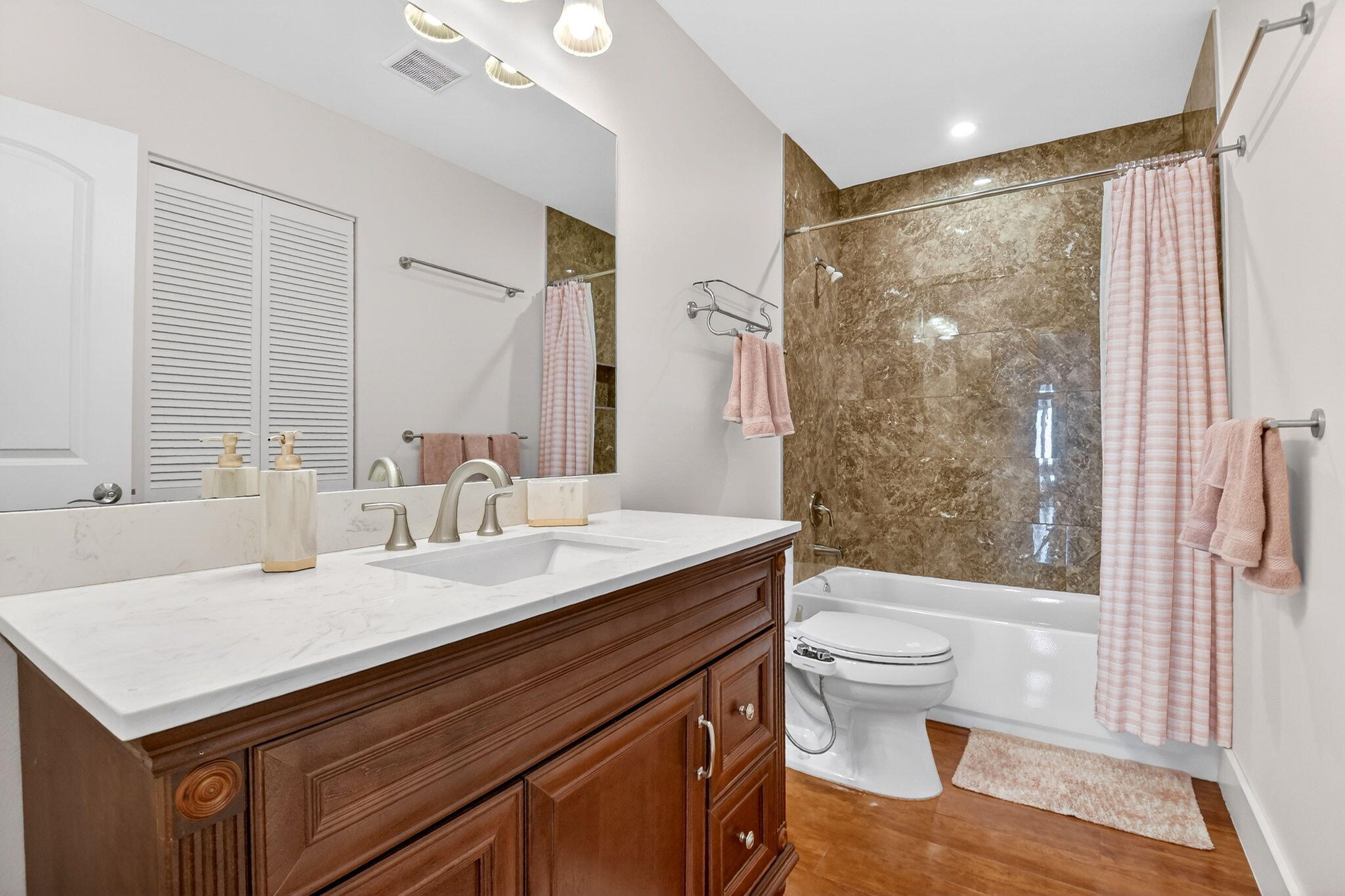 MIRROR LAKES 2 - Residential