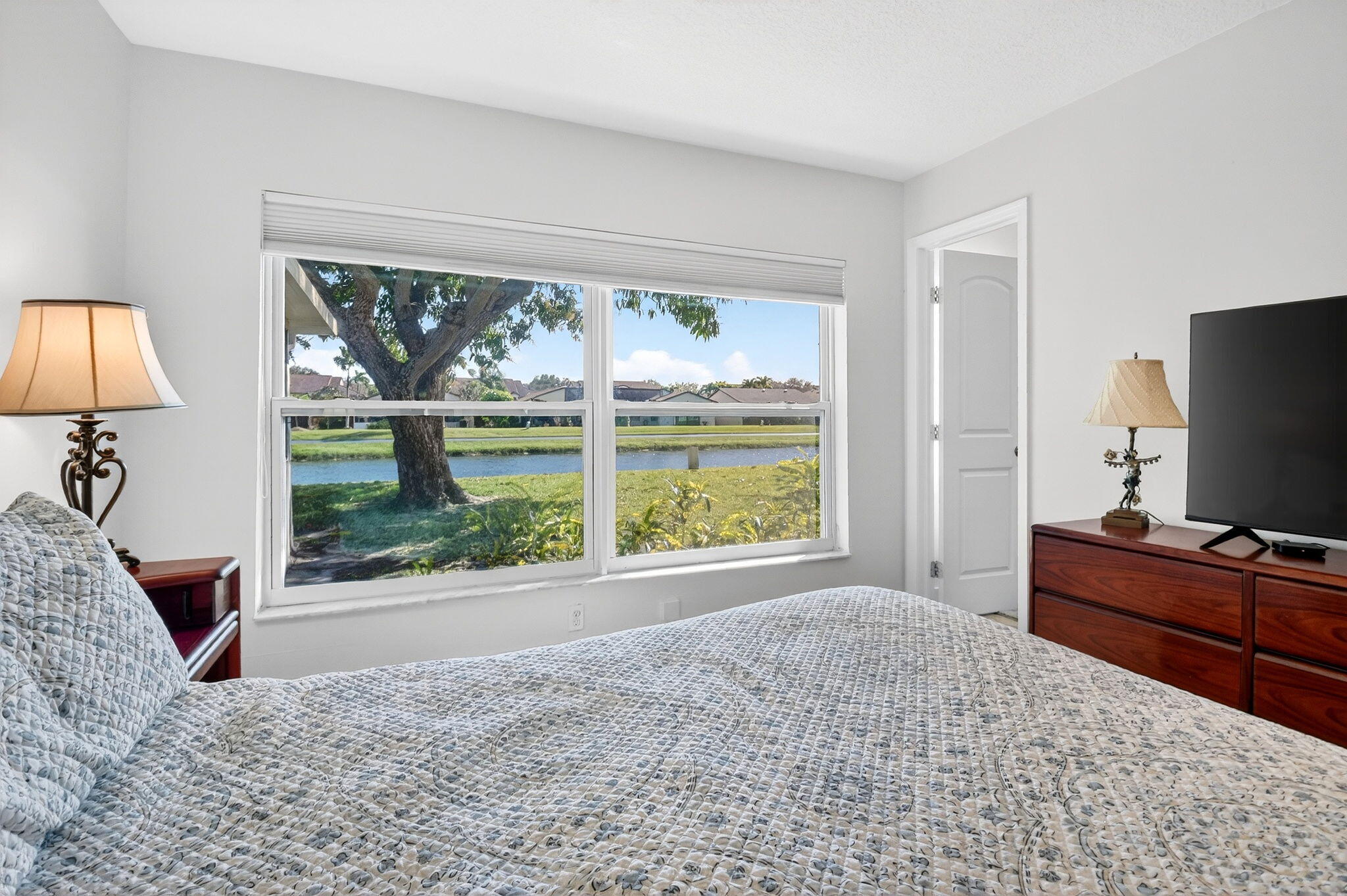 MIRROR LAKES 2 - Residential