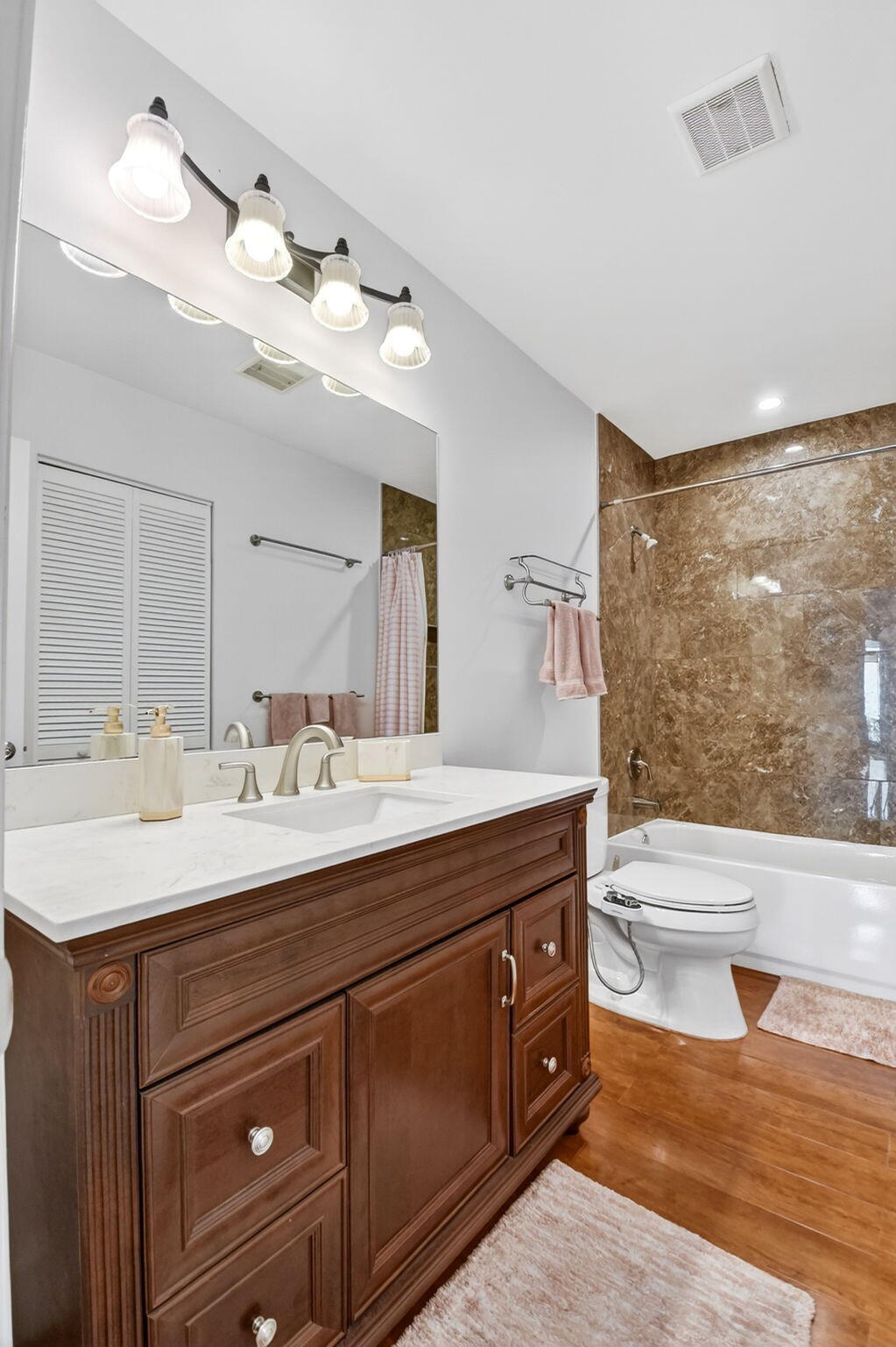 MIRROR LAKES 2 - Residential