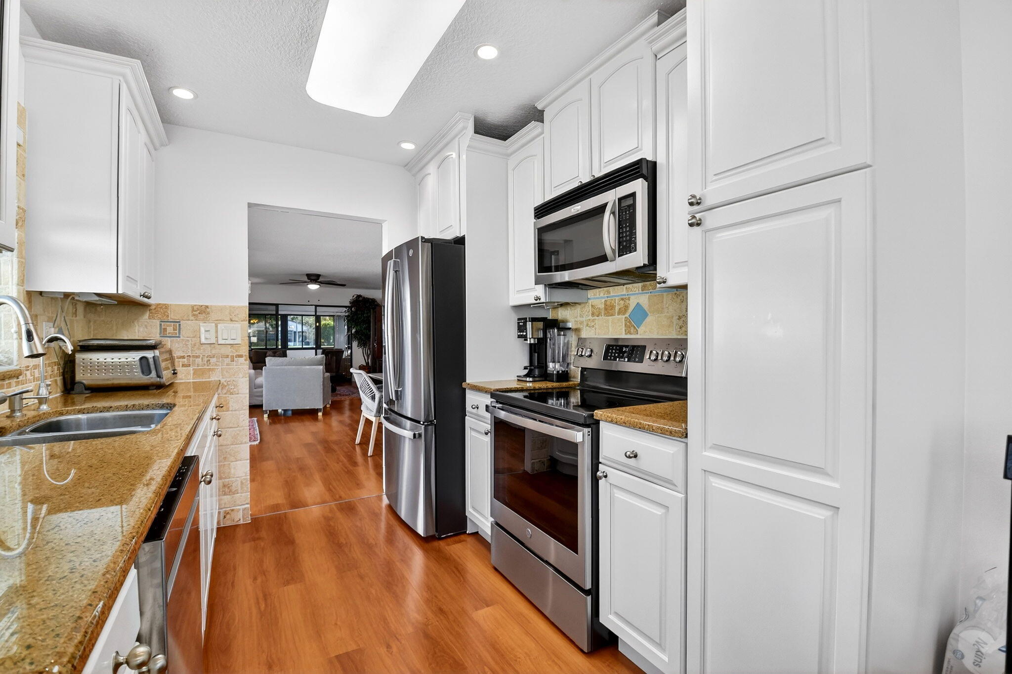 MIRROR LAKES 2 - Residential