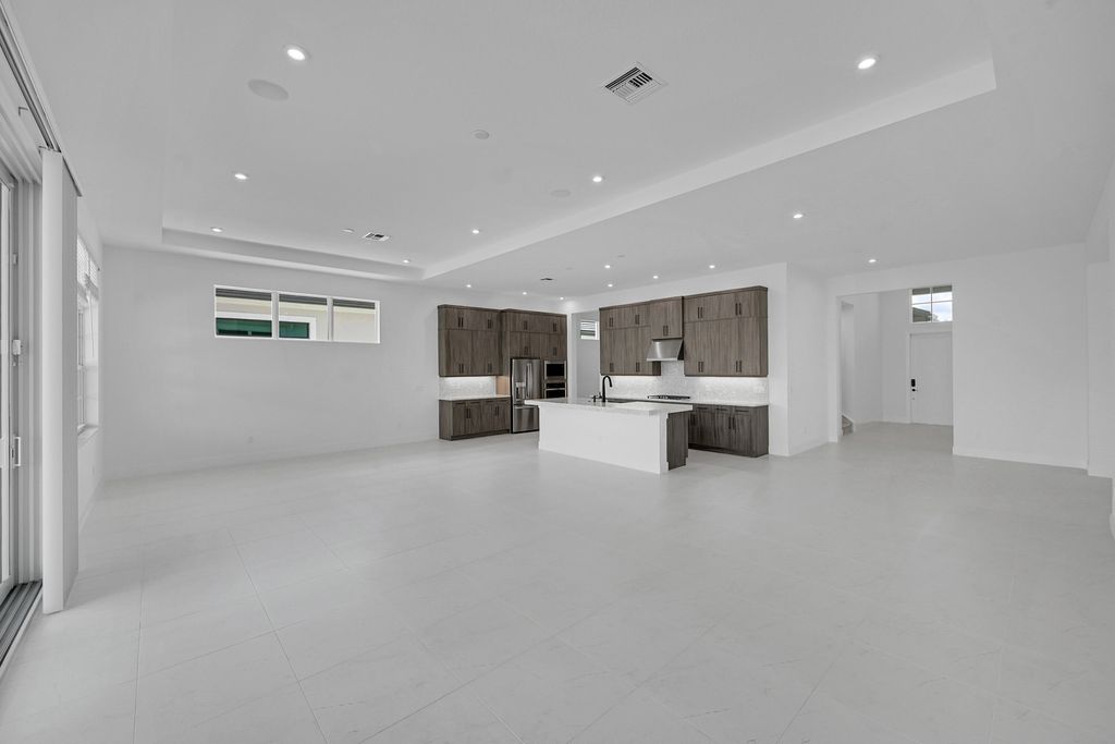 Photo of 9524 St Germain Drive, Palm Beach Gardens, FL 33412 (MLS # B26007431)