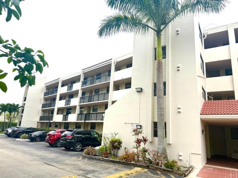 Tiny photo for 111 Lake Emerald Drive #404, Oakland Park, FL 33309 (MLS # B26090253)