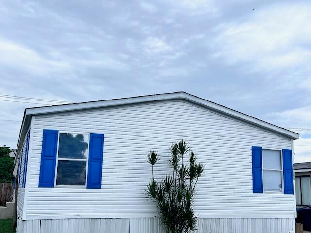 Spacious 4bed/2bath Mobile Home with a fenced yard. Huge home slip floor plan, no carpet, central AC, W/D, small porch, Close to great schools, shopping center, quite street. No HOA-Fast Approval!!!! New pictures to come.Se Habla EspanolMove in requirement: Deposit+ 1st month rent. Pets are welcome (Pet fee). NO EVICTION HISTORY- NO EXCEPTION!!!Se Habla Espanol & Portuguese.