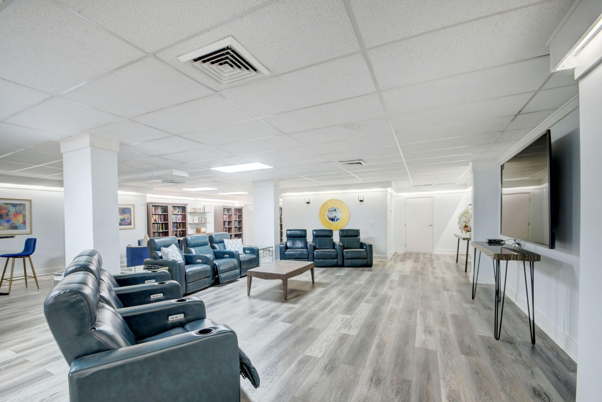 BARCLAY CONDO - Residential Lease