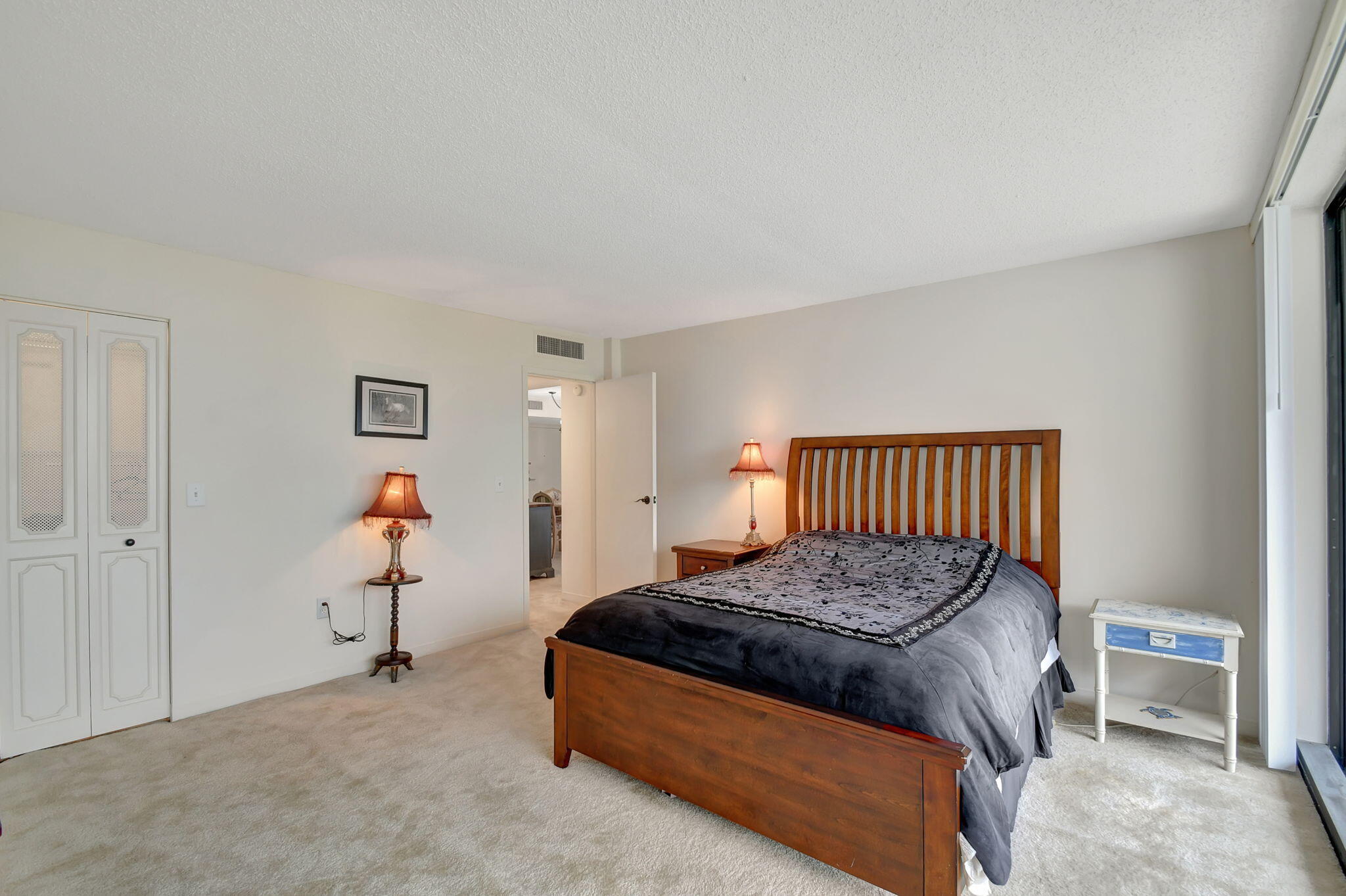 BARCLAY CONDO - Residential Lease