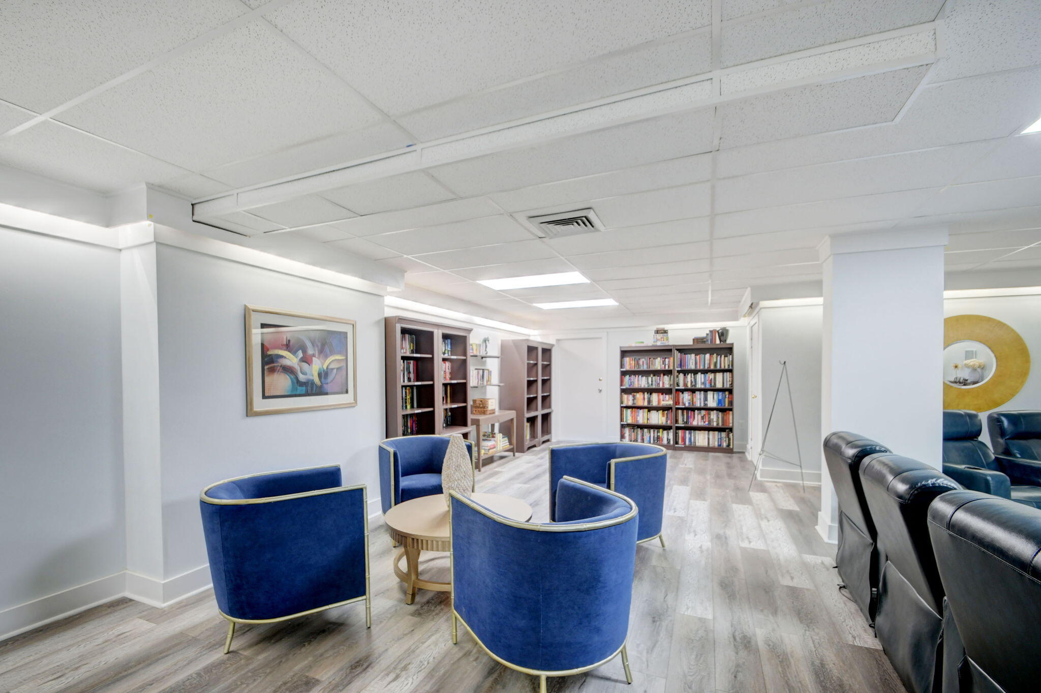 BARCLAY CONDO - Residential Lease