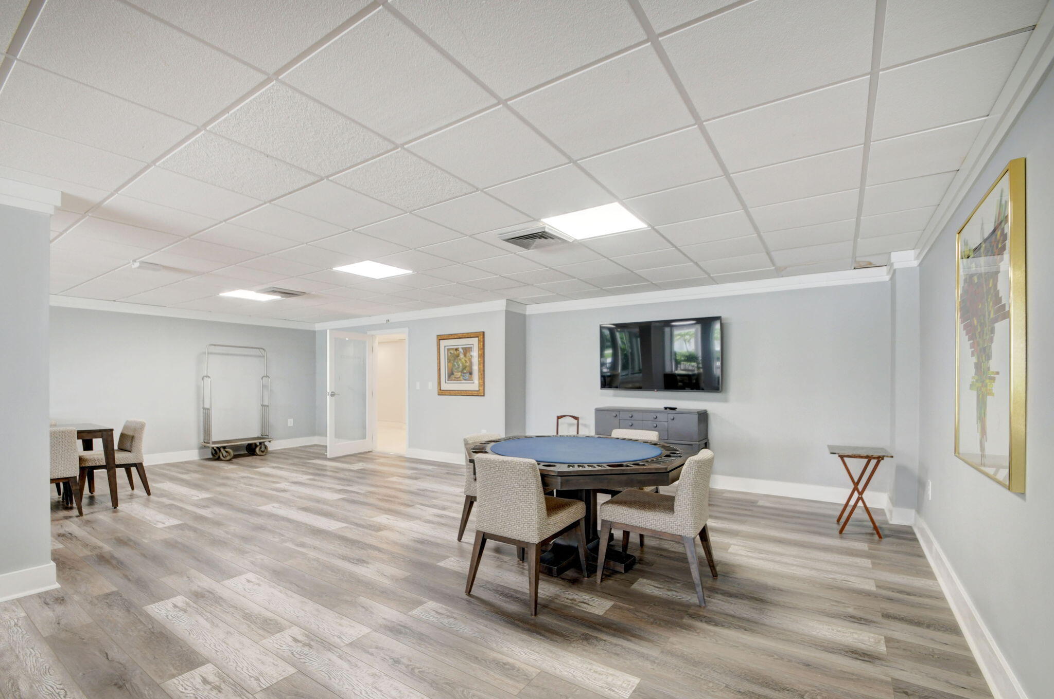 BARCLAY CONDO - Residential Lease