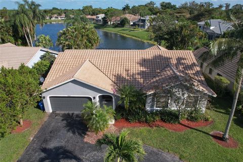 Single Family Residence in Coral Springs FL 5041 64th Drive Dr.jpg