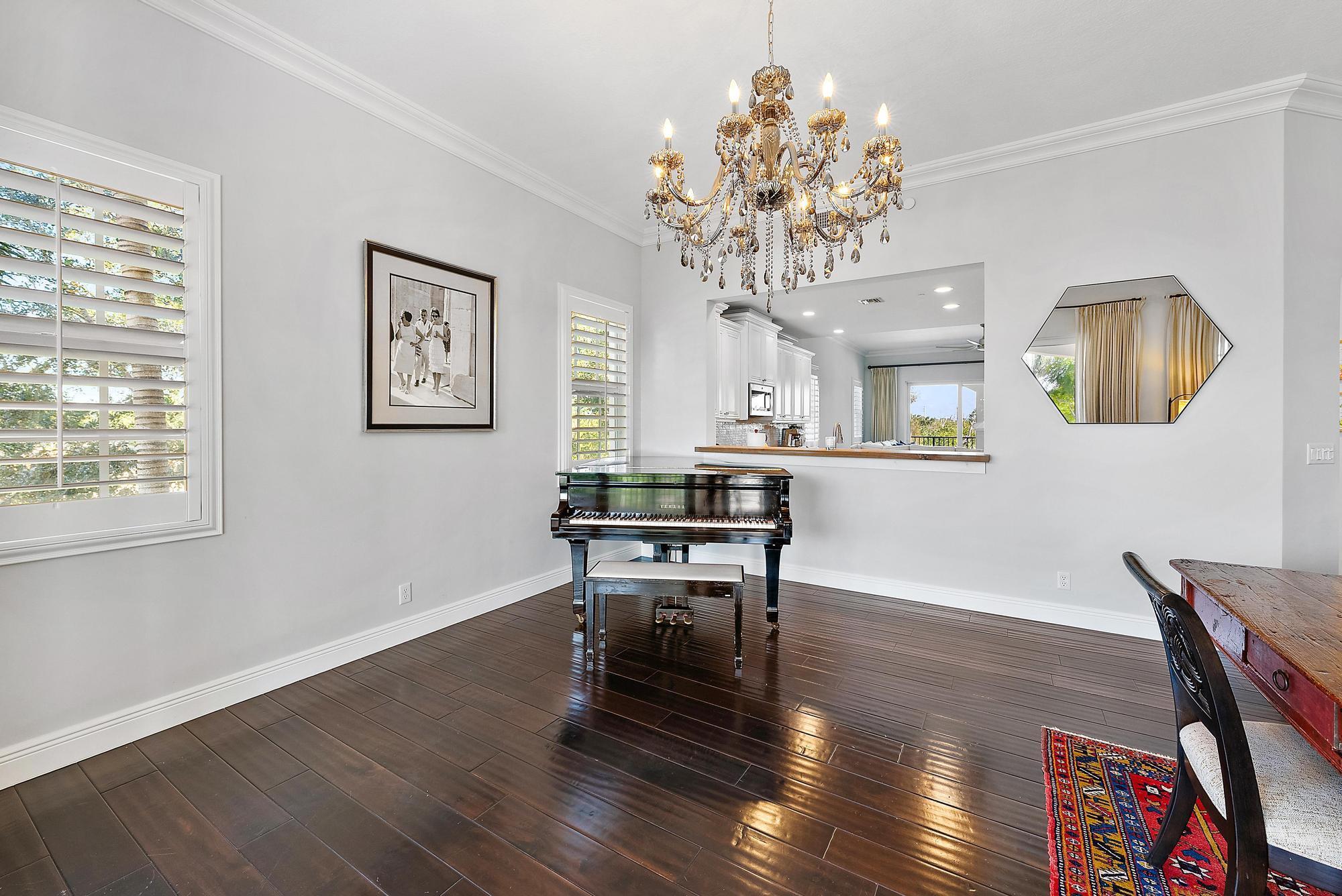 CARRIAGE HOMES AT FRENCHM - Residential