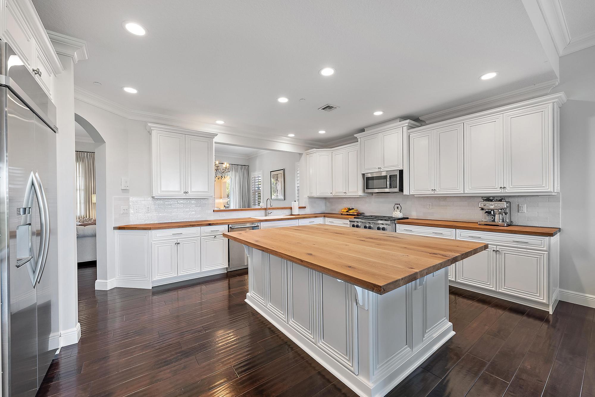 CARRIAGE HOMES AT FRENCHM - Residential