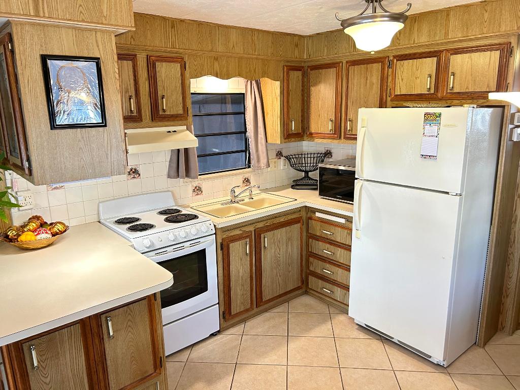 875 NE 48th Street Lot 370, Deerfield Beach, FL, 33064/$45,000 4 875 NE 48th Street Lot 370