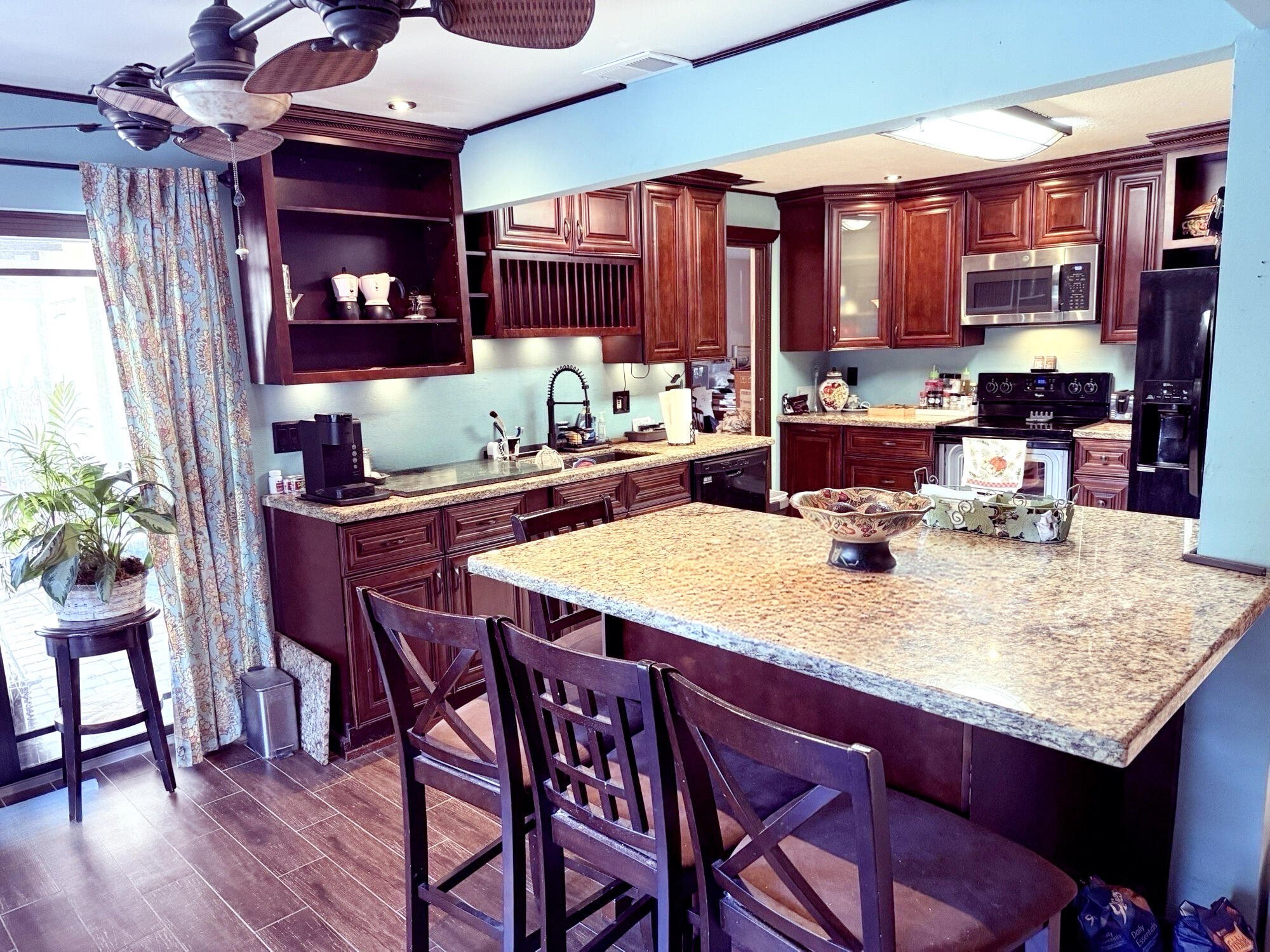 FOREST HILLS SOUTH - Residential