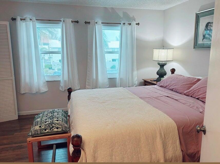 9417 S Ocean Drive 37