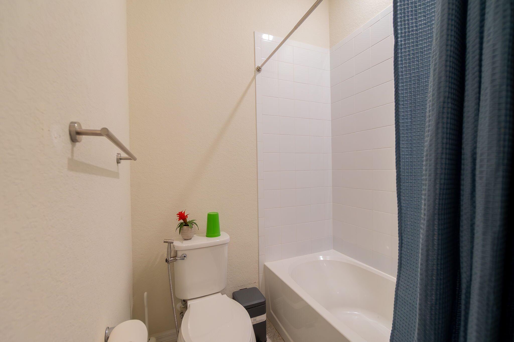 FIELDS AT GULFSTREAM POLO - Residential Lease