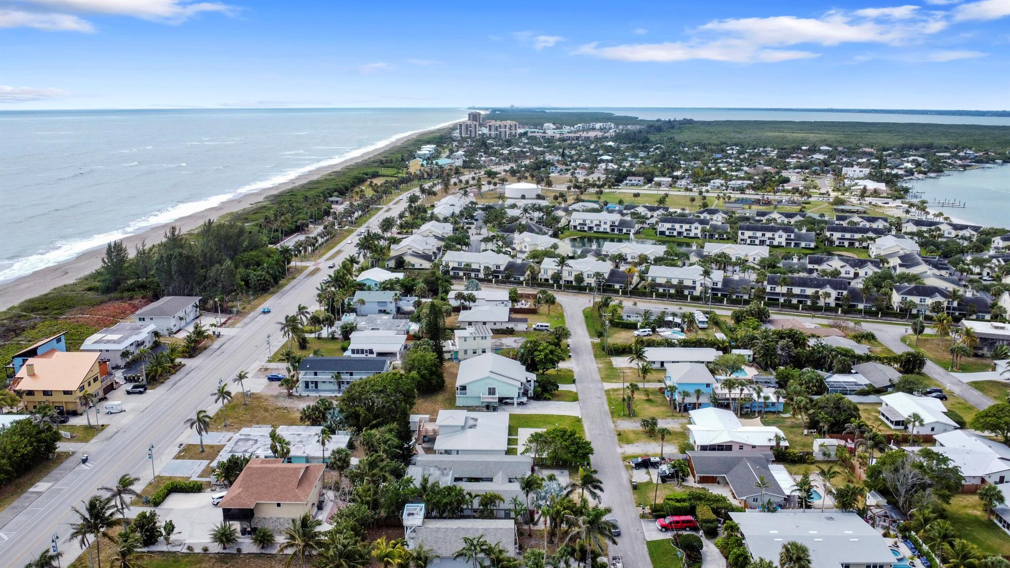 TROPICAL BEACH - Residential Lease