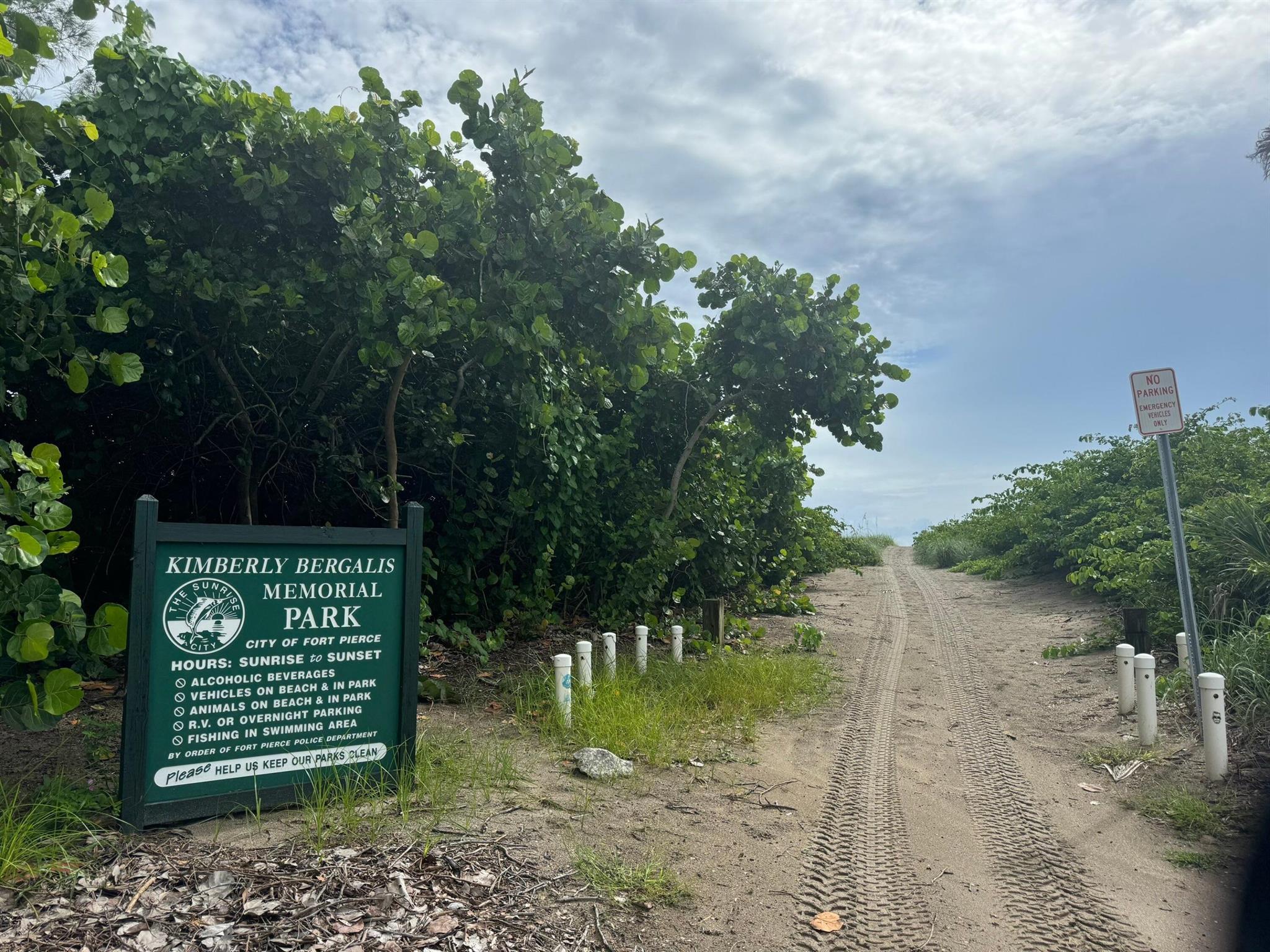 TROPICAL BEACH - Residential Lease