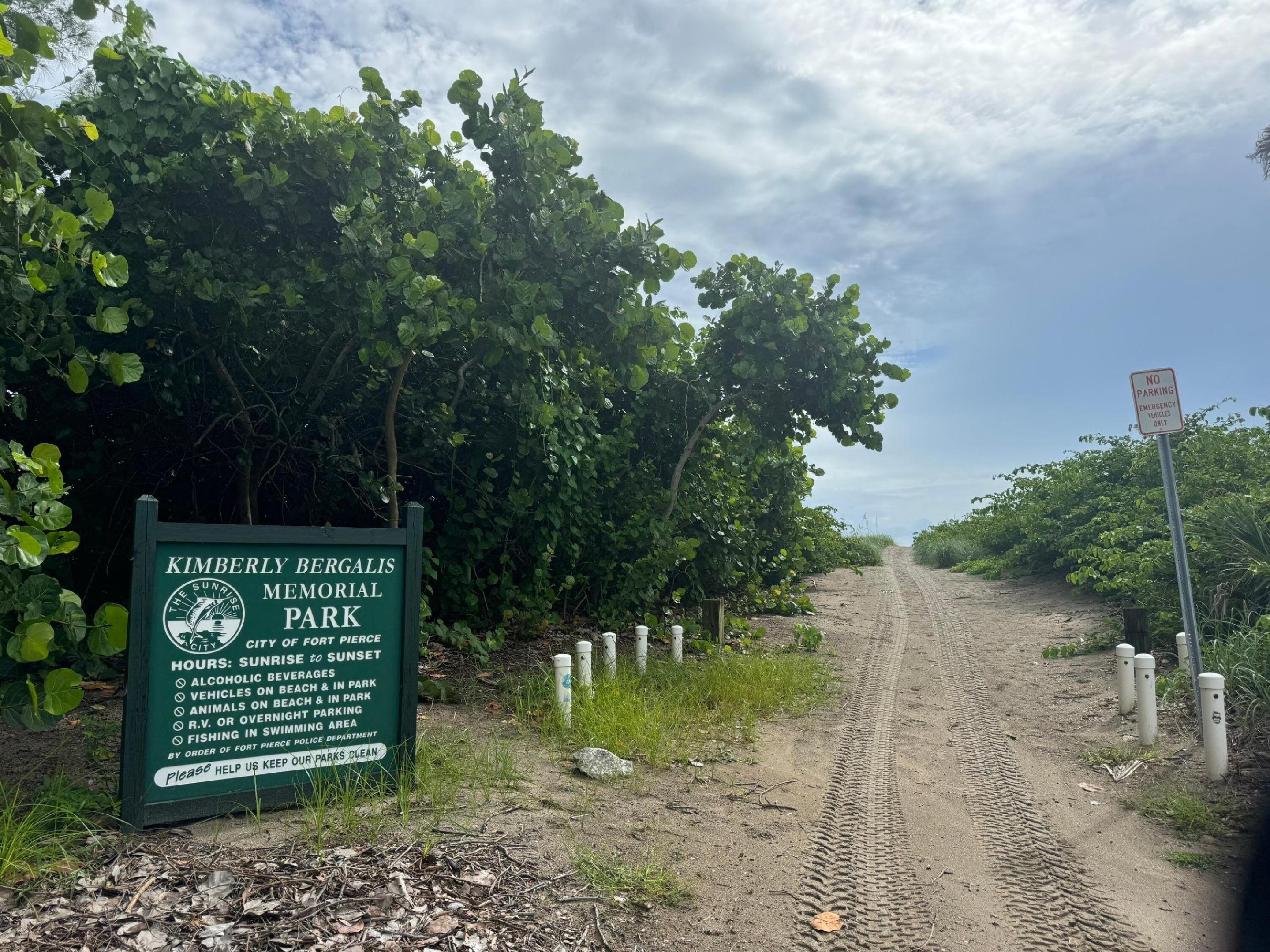 TROPICAL BEACH - Residential Lease