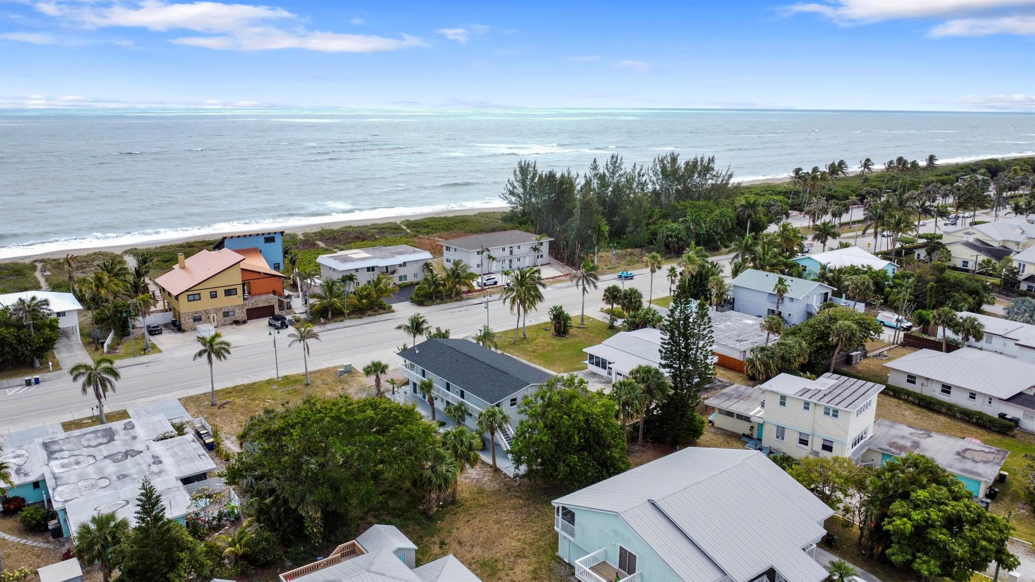 TROPICAL BEACH - Residential Lease