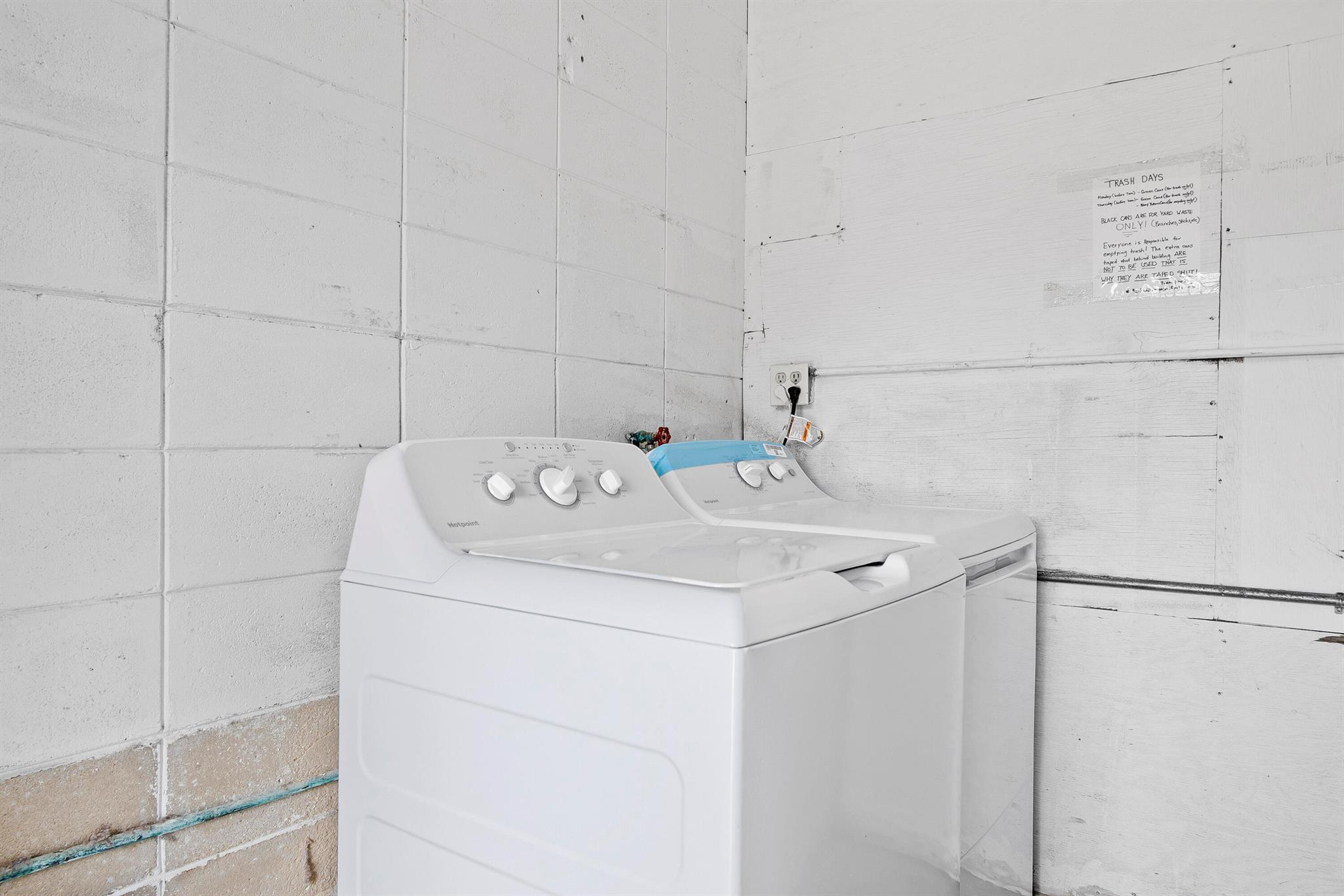 TROPICAL BEACH - Residential Lease