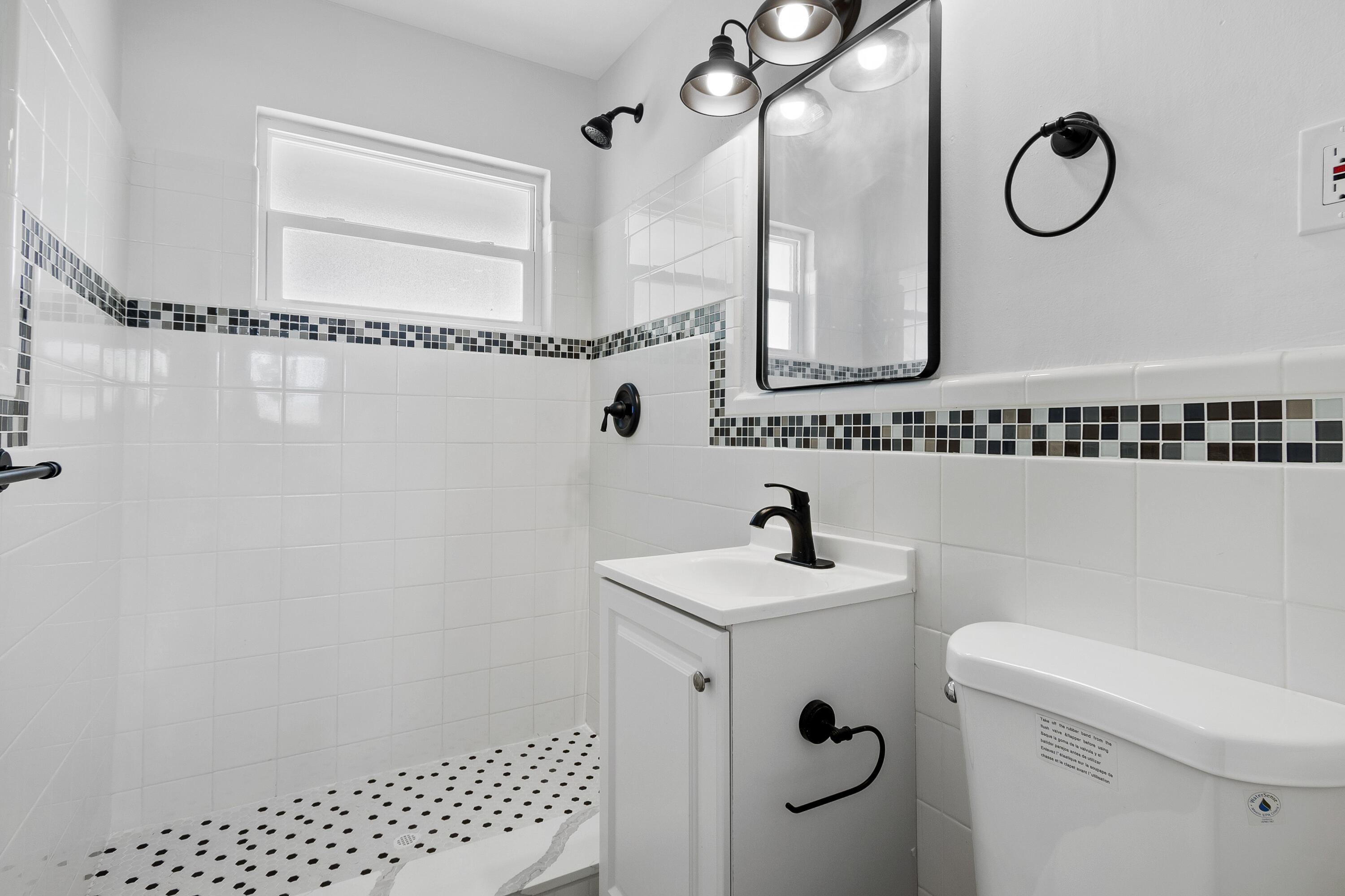 TROPICAL BEACH - Residential Lease