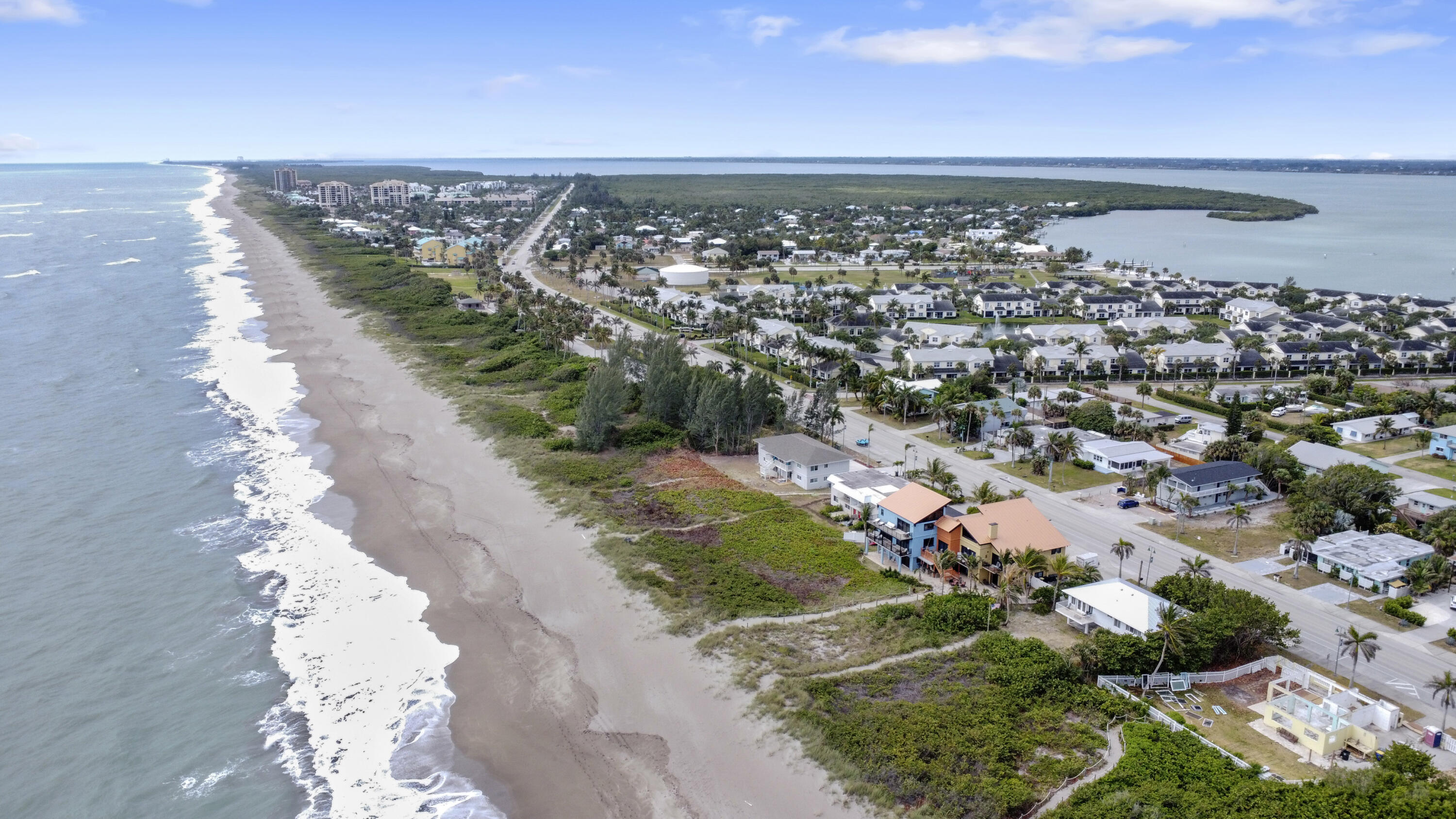 TROPICAL BEACH - Residential Lease