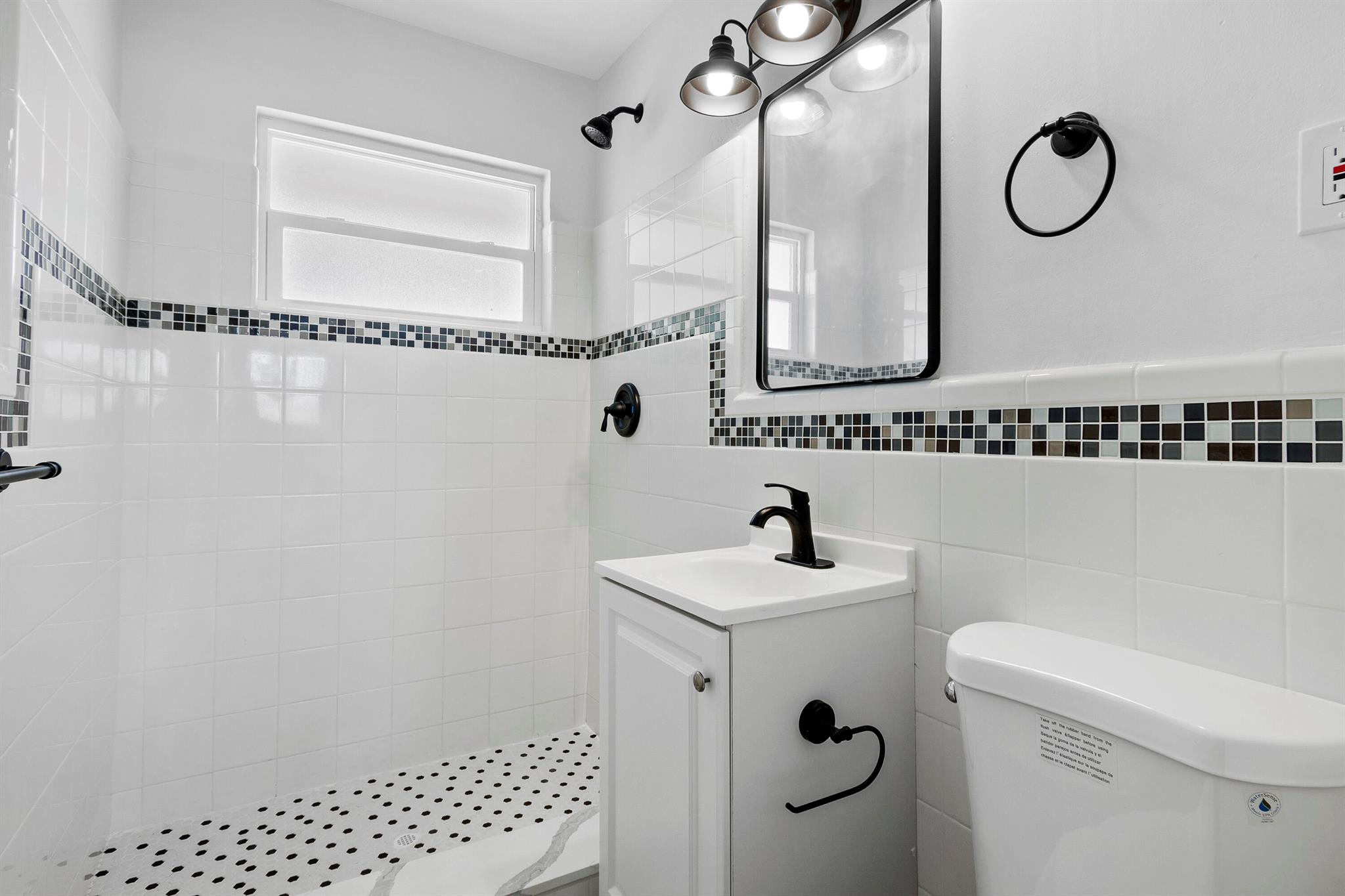 TROPICAL BEACH - Residential Lease