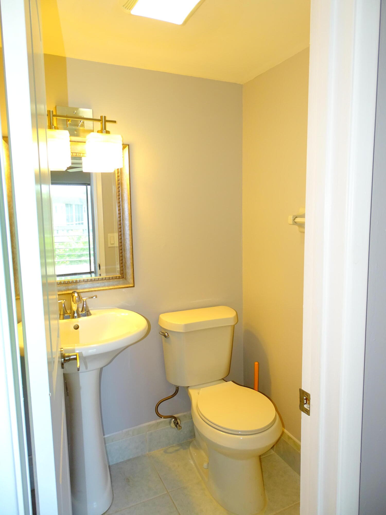 VILLAGE GREEN 4 CONDO - Residential Lease