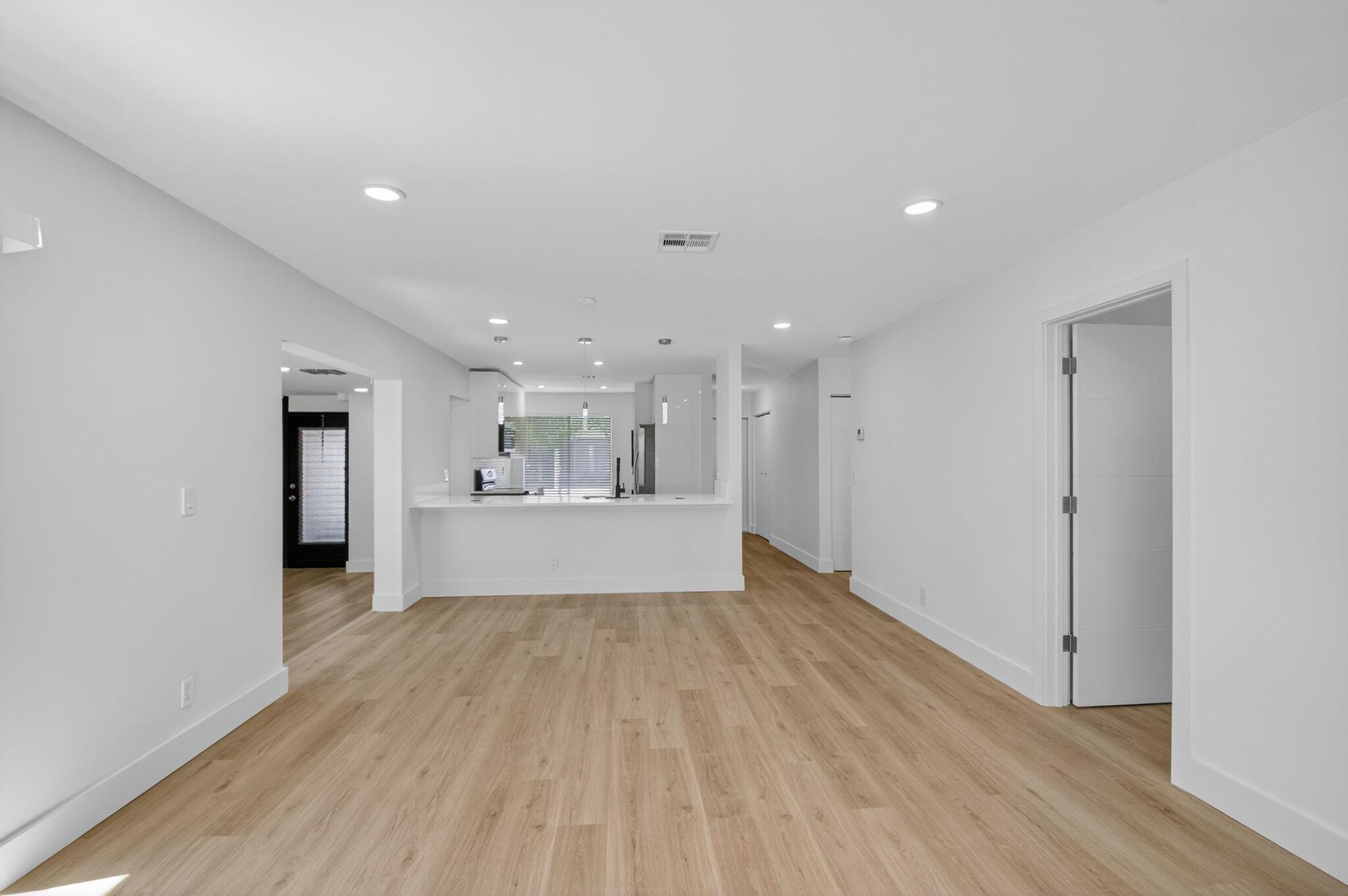 CAMELOT VILLAGE SEC 1 - Residential