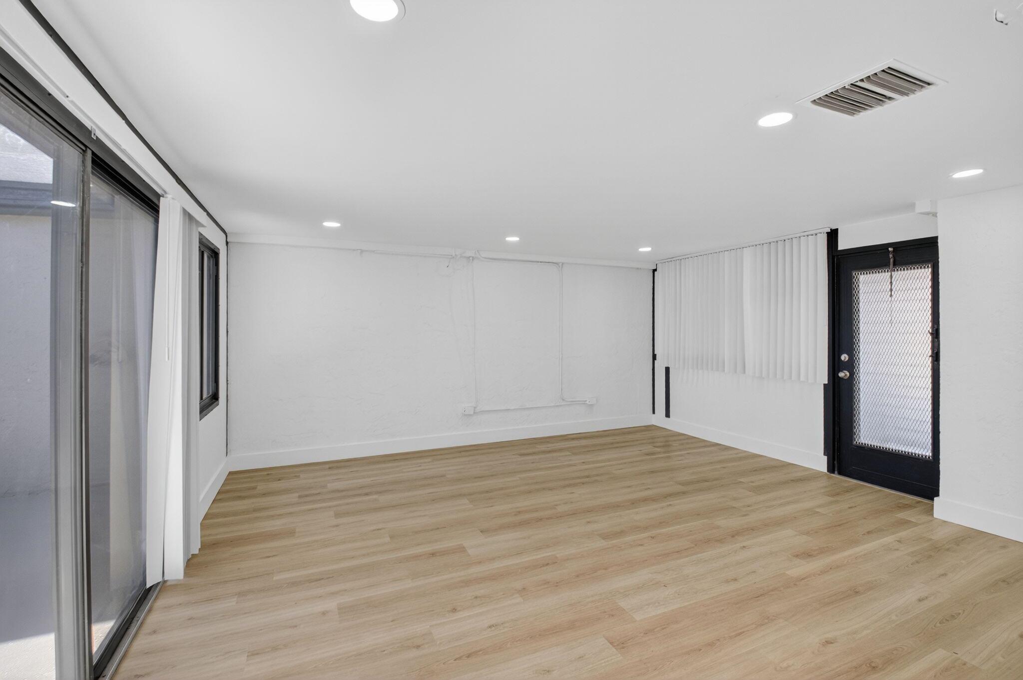 CAMELOT VILLAGE SEC 1 - Residential