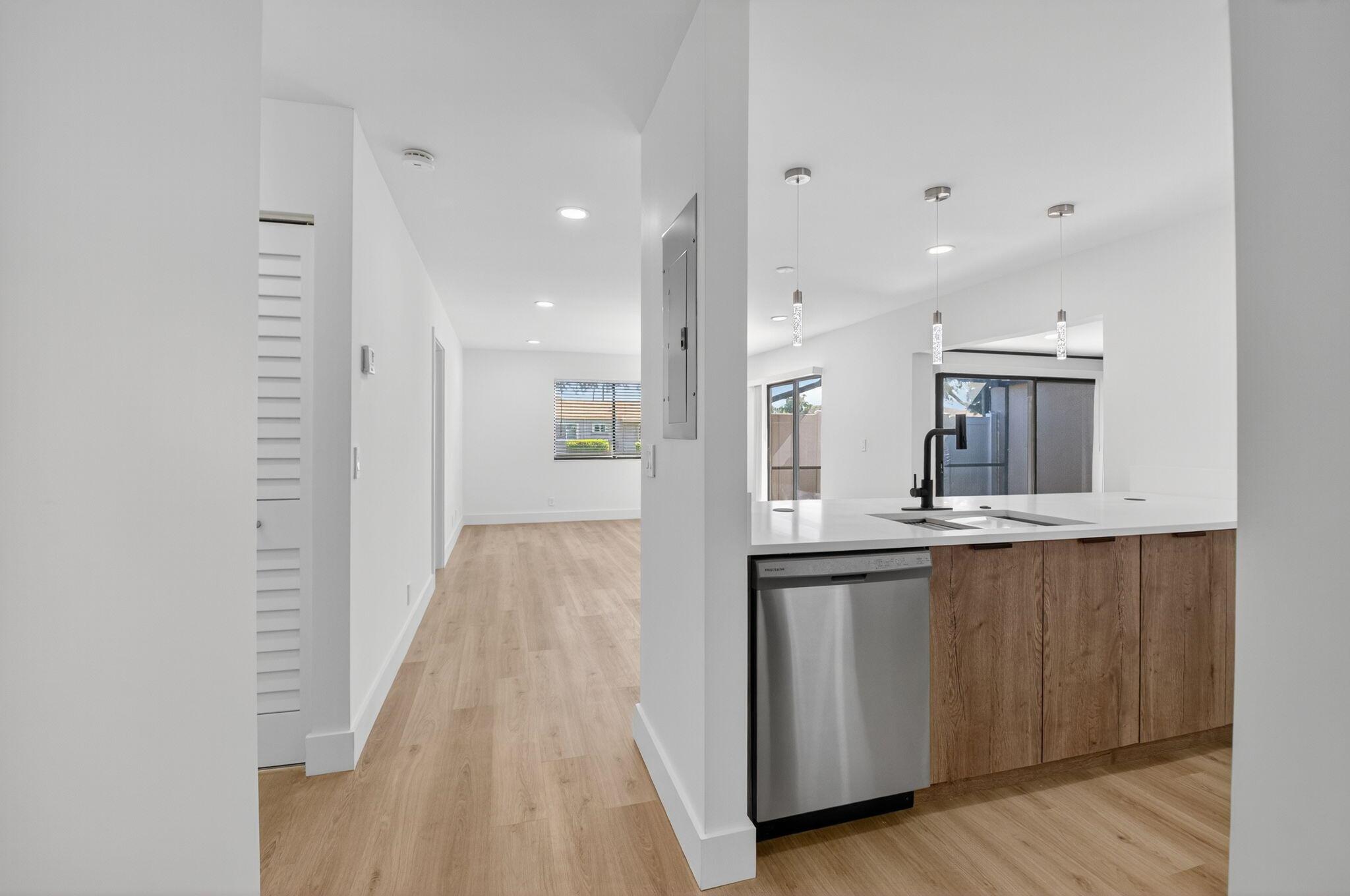 CAMELOT VILLAGE SEC 1 - Residential