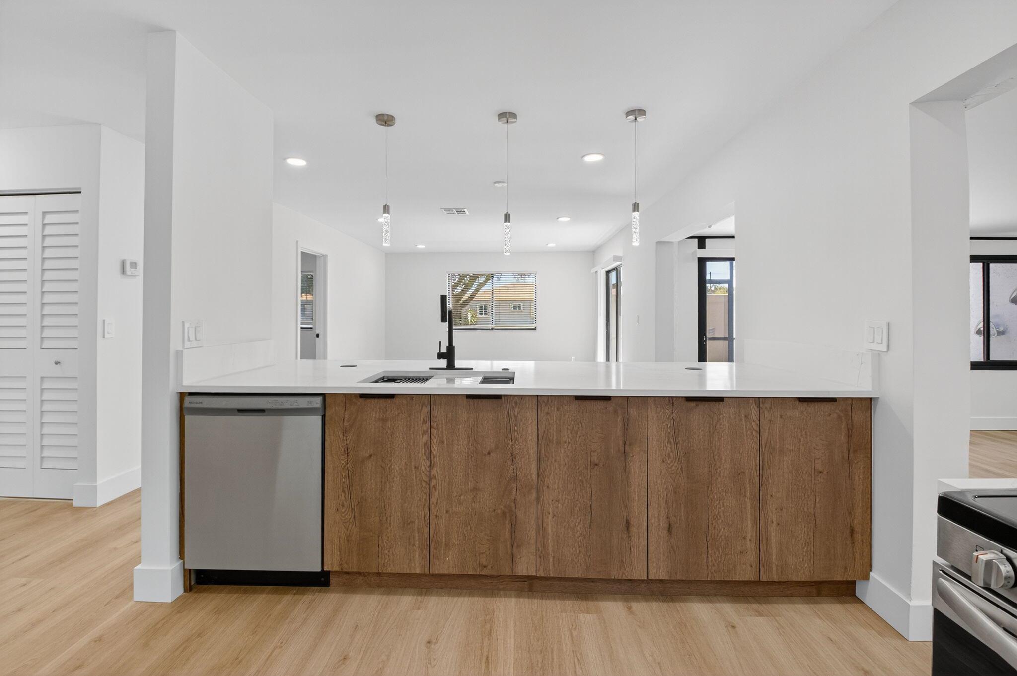 CAMELOT VILLAGE SEC 1 - Residential