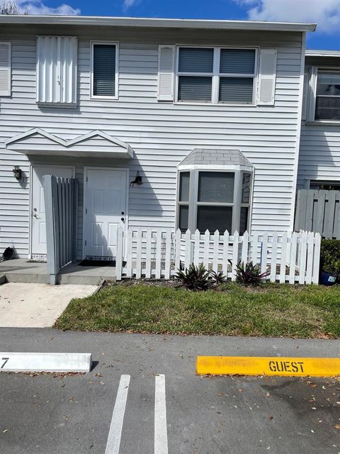 17 SW 3rd St 17 Pompano Beach FL 33060