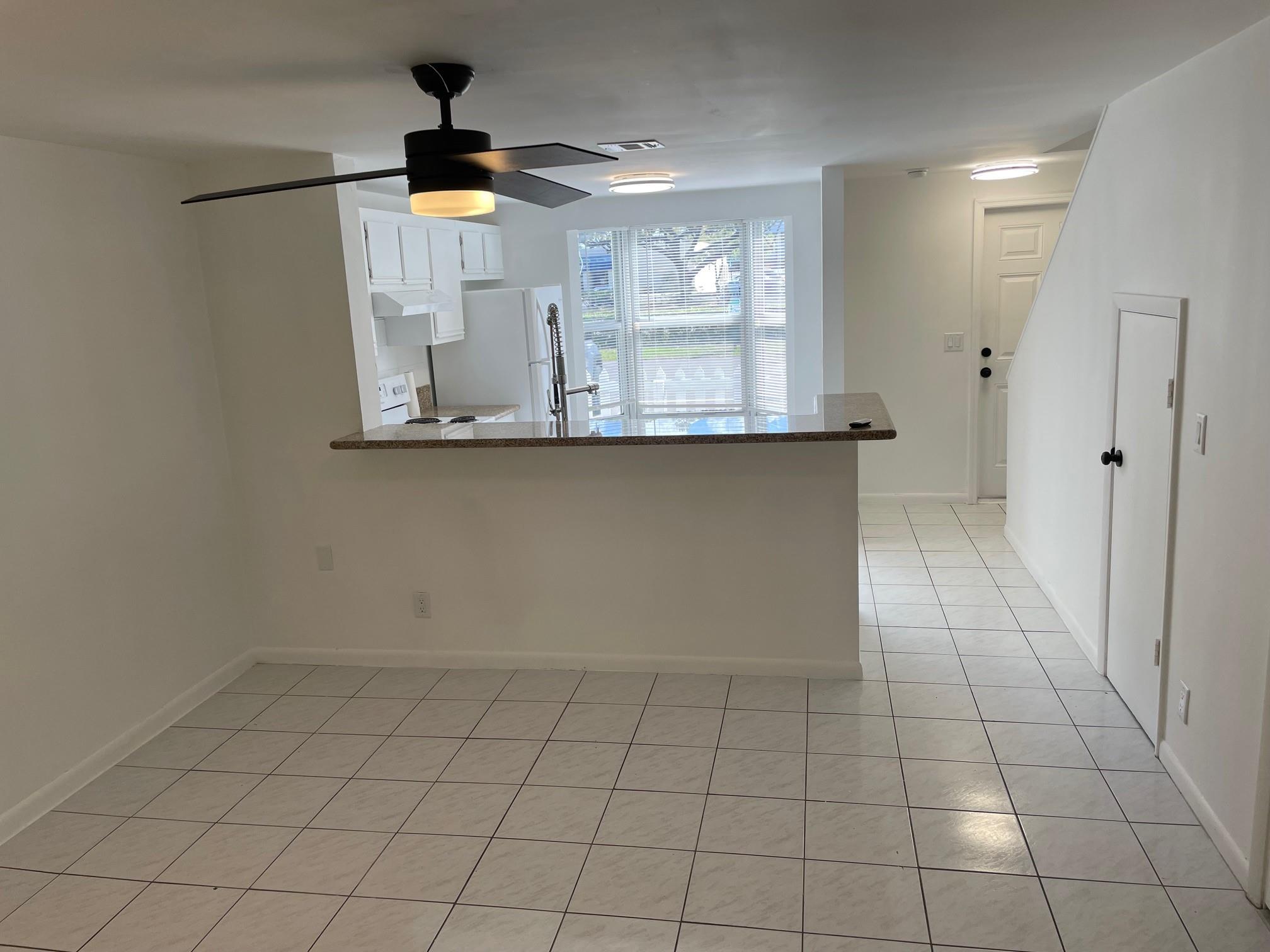 17 SW 3rd St 17