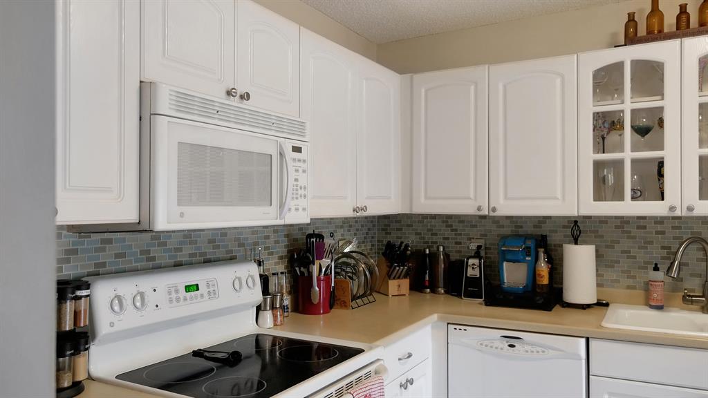 PLUM AT BOCA POINTE CONDOS ONE THRU 15 FILED IN OR - Residential