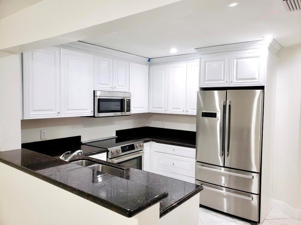 Family Looking for Space and Tranquility? This Beautiful 4/2.5 + Den sits on a Corner Lot in Coconut Creek. 1st floor has an updated kitchen with stainless steel appliances and granite counter tops. Open living and dining room spaces with an additional den. On the 2nd floor, you'll find 4 large bedrooms and 2 full bathrooms. The master bedroom is extremely roomy with a large walk-in closet and on-suite bathroom with double sinks and a large shower. In addition, there's a good size fenced-in backyard perfect for children to play safe, pets and entertainment. 2 car garage and much more... Centura Parc amenities include: 24hr security, gym, community pool + jacuzzi, basketball & tennis courts, plus a play area for kids. Xfinity HD TV w/HBO and high speed cable internet included.