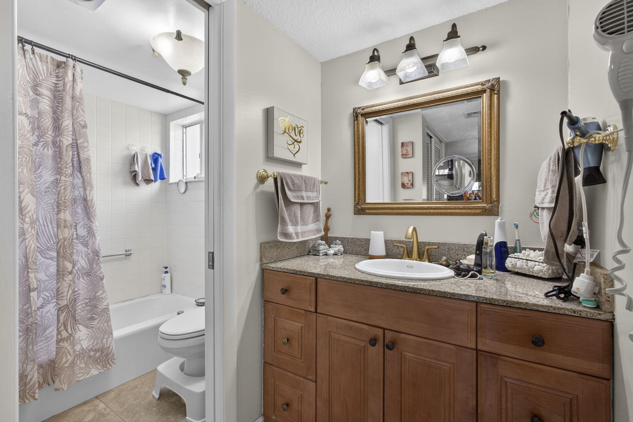 BOUNDBROOK CONDO S - Residential