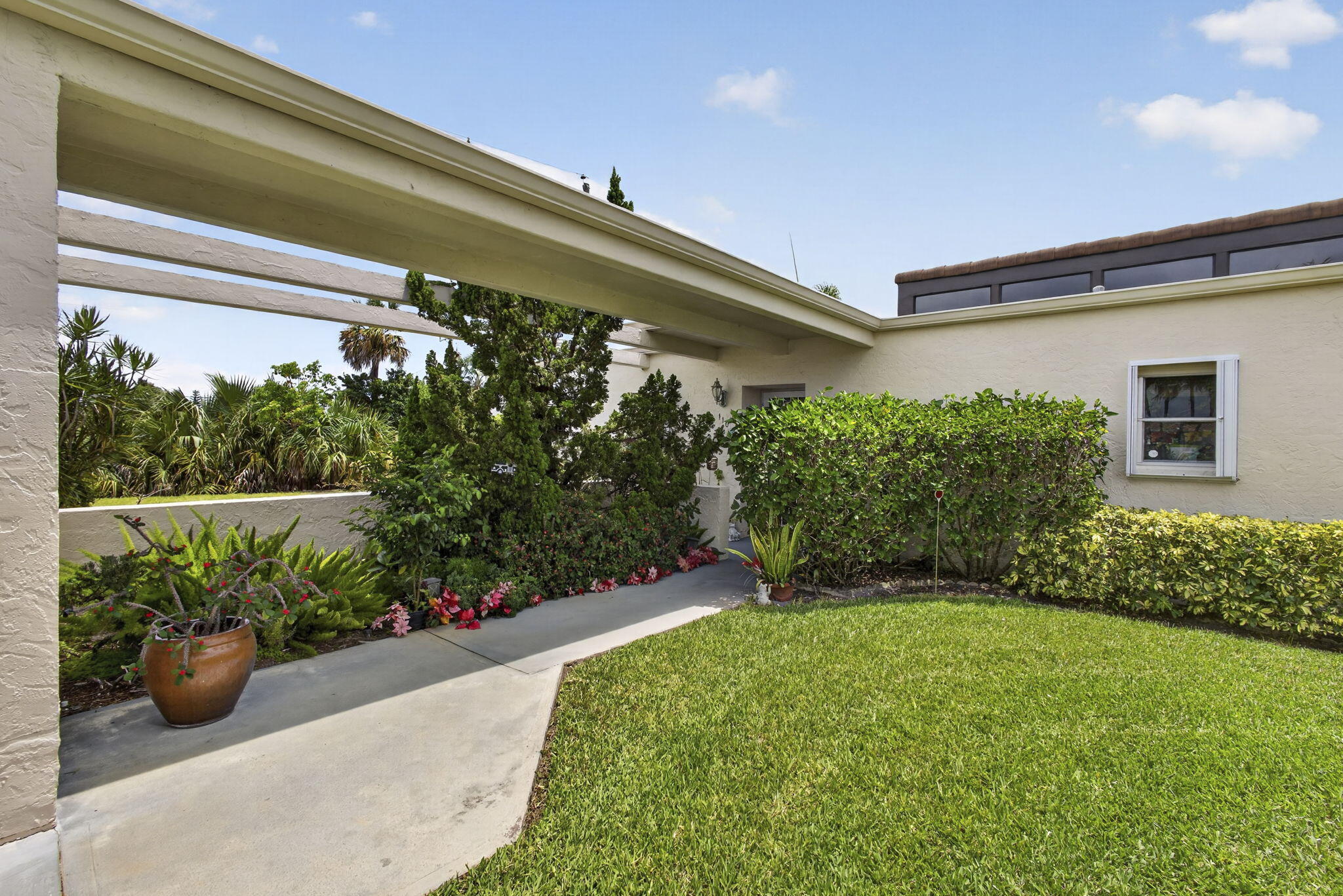 BOUNDBROOK CONDO S - Residential
