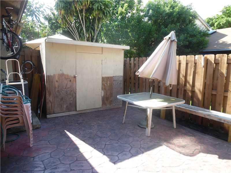 ARROWHEAD GOLF AND TENNIS - Residential