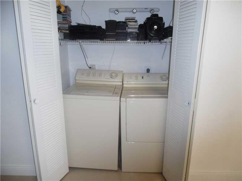 ARROWHEAD GOLF AND TENNIS - Residential