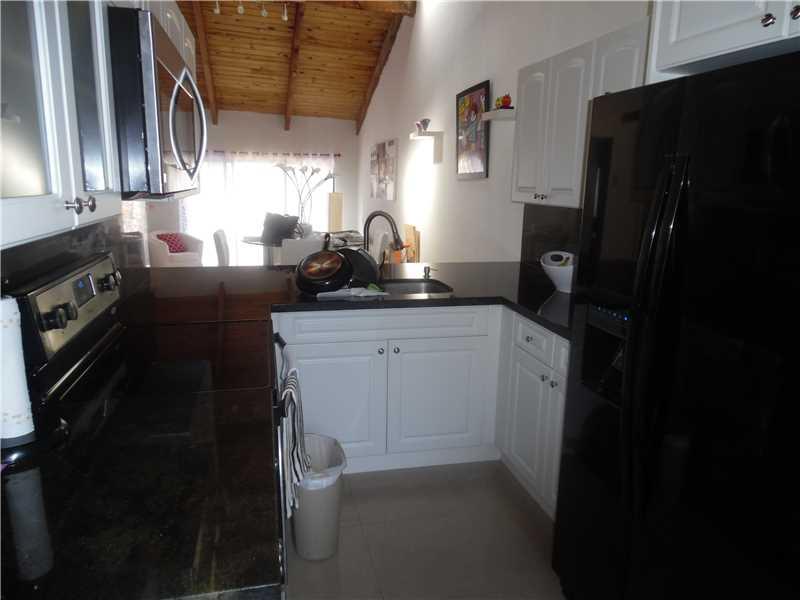 ARROWHEAD GOLF AND TENNIS - Residential