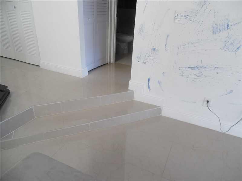 ARROWHEAD GOLF AND TENNIS - Residential