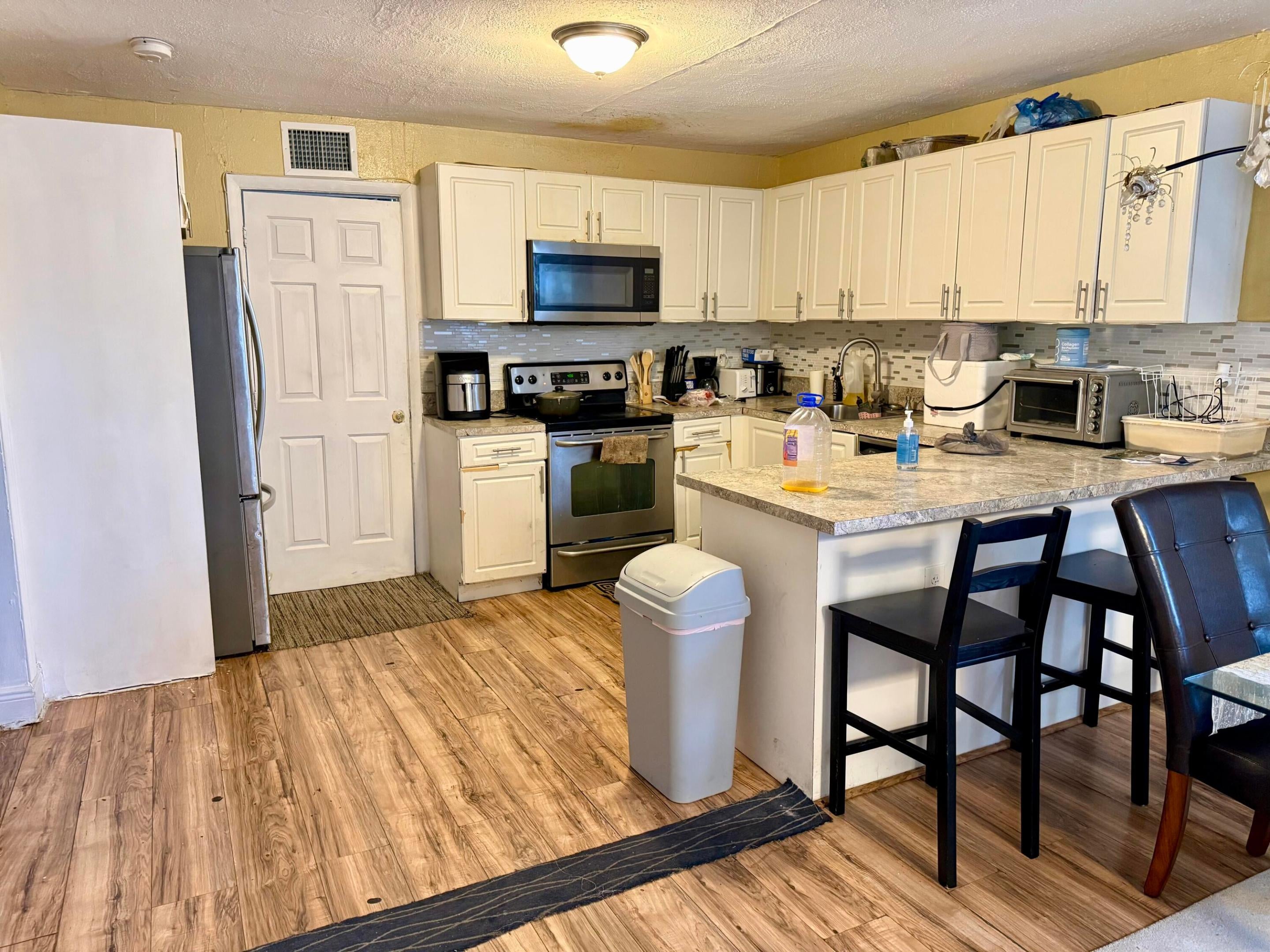 1105 W 34th Street