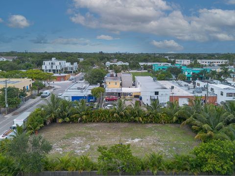 A home in Lake Worth Beach