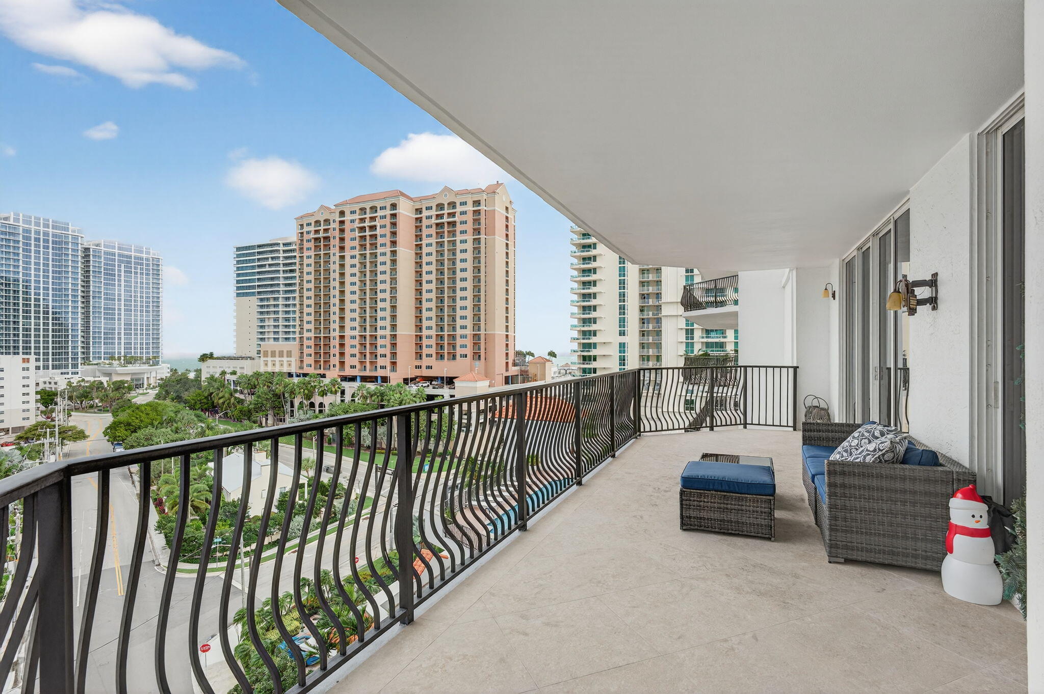 JACKSON TOWER LAS OLAS CONDO - Residential Lease
