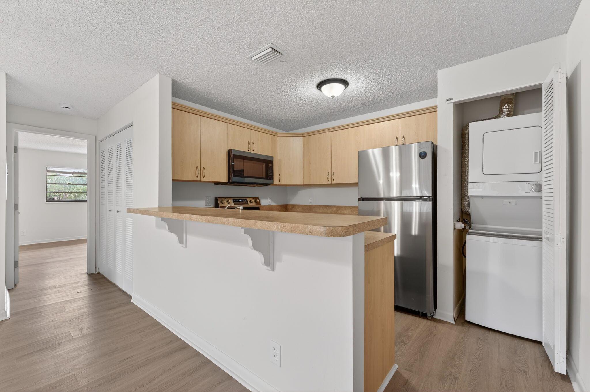 Lakeside Villas - Residential Lease